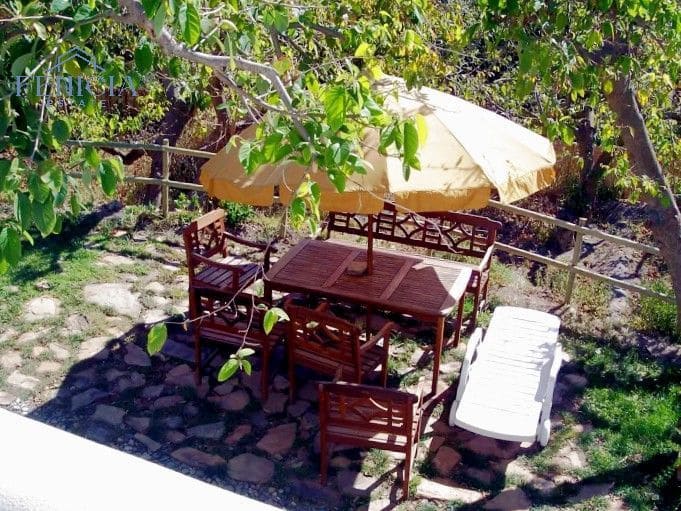6 bedroom Townhouse for sale in Otivar with pool garage - € 280,000 (Ref: 9866553)