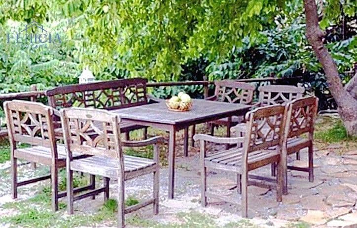 6 bedroom Townhouse for sale in Otivar with pool garage - € 280,000 (Ref: 9866553)