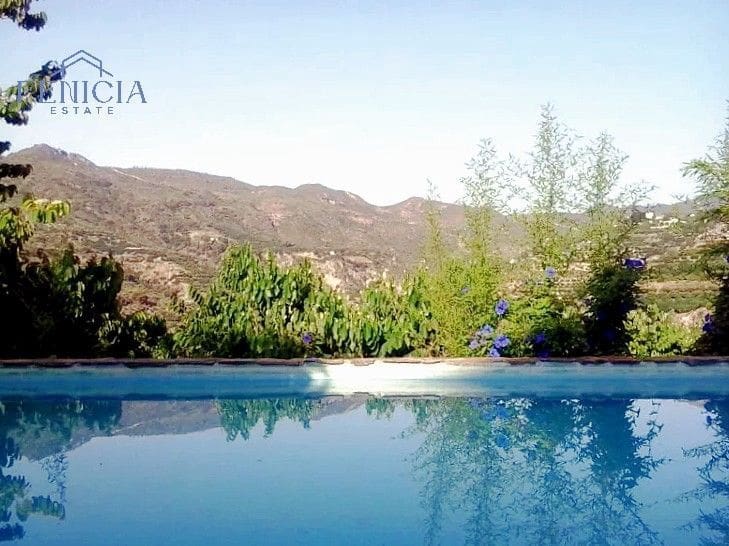 6 bedroom Townhouse for sale in Otivar with pool garage - € 280,000 (Ref: 9866553)