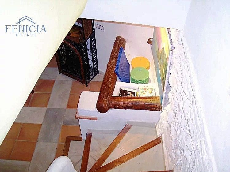 6 bedroom Townhouse for sale in Otivar with pool garage - € 280,000 (Ref: 9866553)