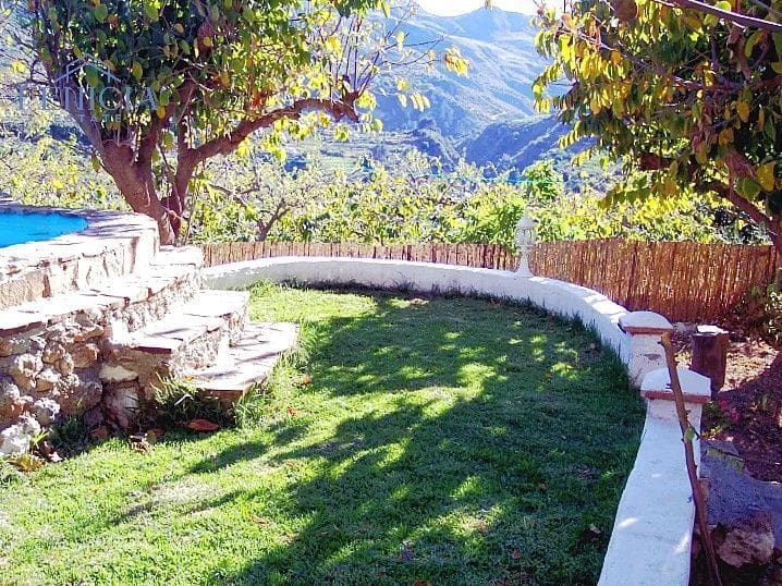 6 bedroom Townhouse for sale in Otivar with pool garage - € 280,000 (Ref: 9866553)