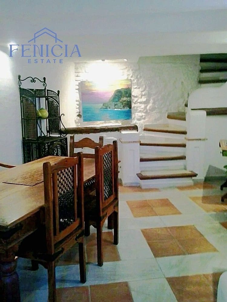 6 bedroom Townhouse for sale in Otivar with pool garage - € 280,000 (Ref: 9866553)