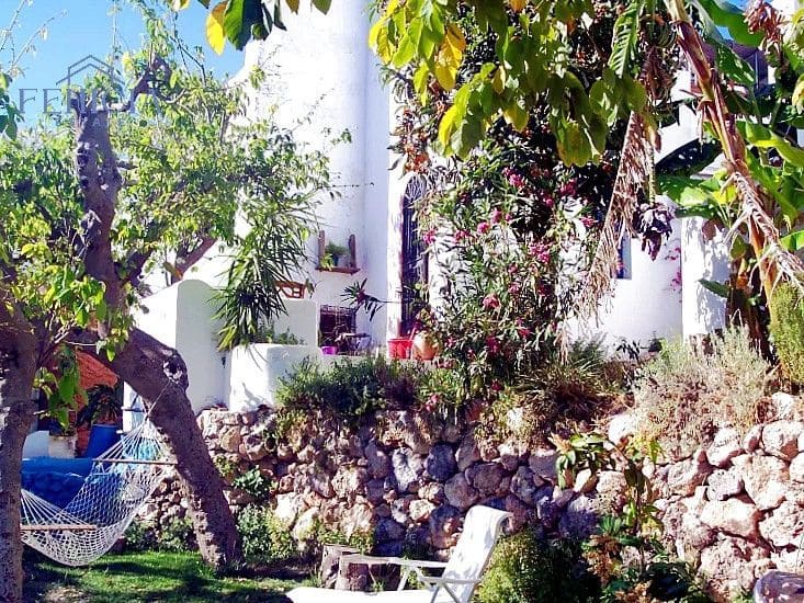 6 bedroom Townhouse for sale in Otivar with pool garage - € 280,000 (Ref: 9866553)