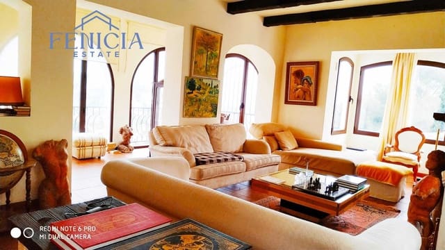 5 slaapkamer Villa te koop in Almuñécar met zwembad garage - € 720.000 (Ref: 9866554)