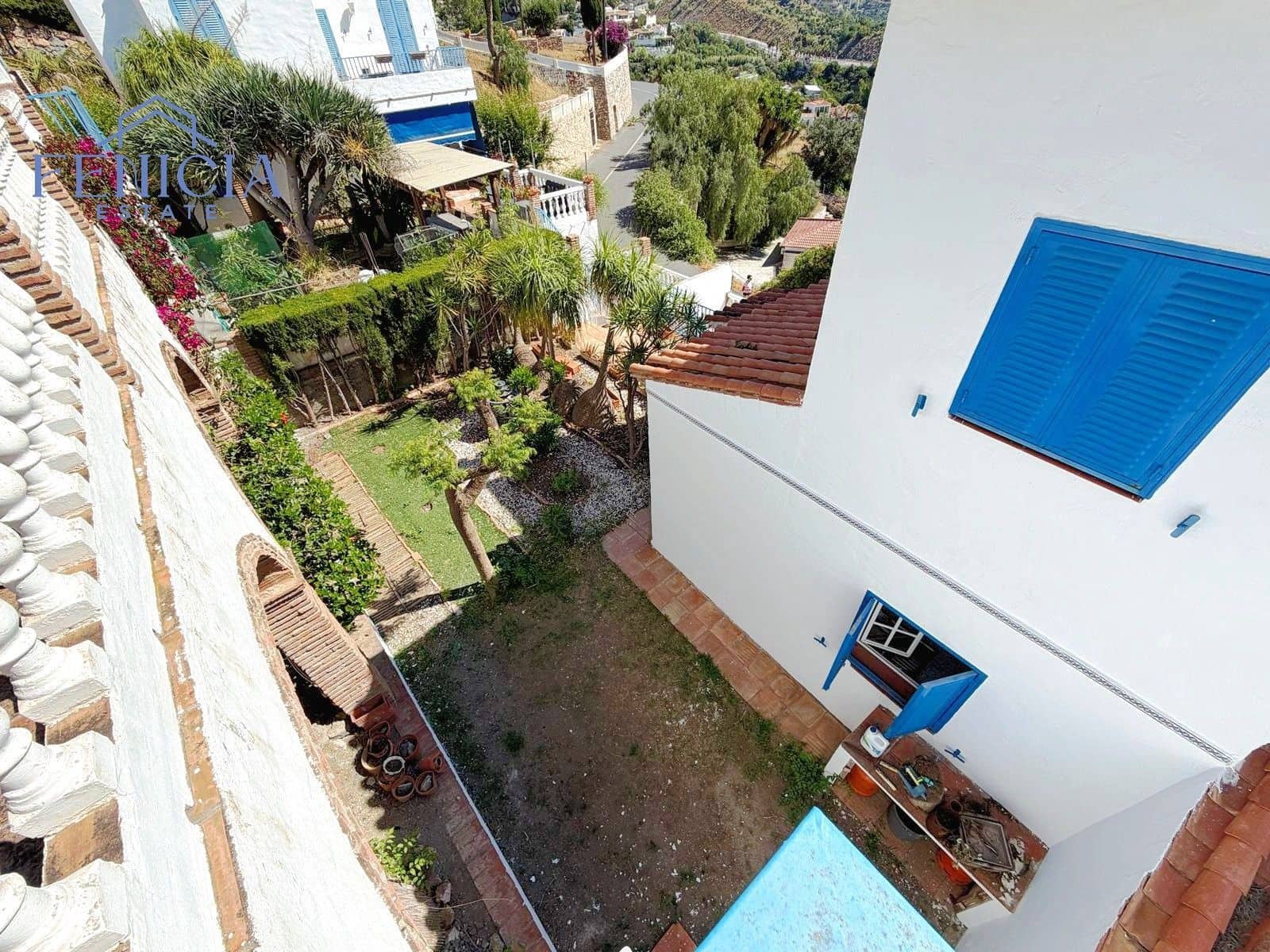 3 bedroom Villa for sale in La Herradura with pool garage - € 590,000 (Ref: 9869844)