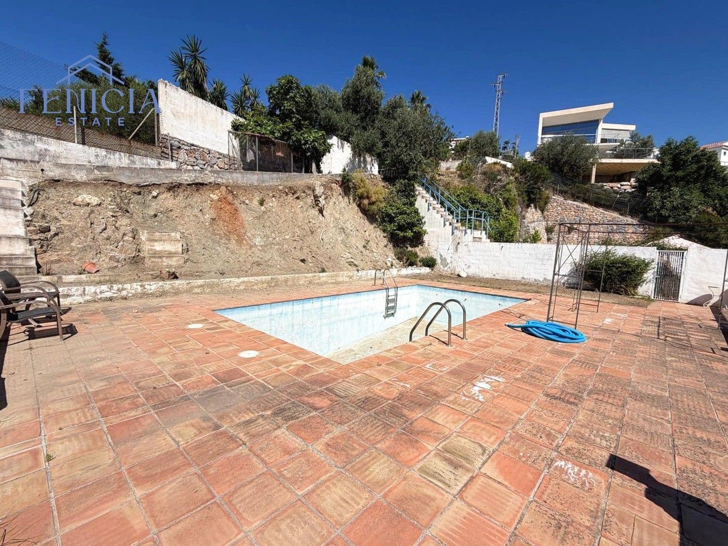 3 bedroom Villa for sale in La Herradura with pool garage - € 590,000 (Ref: 9869844)