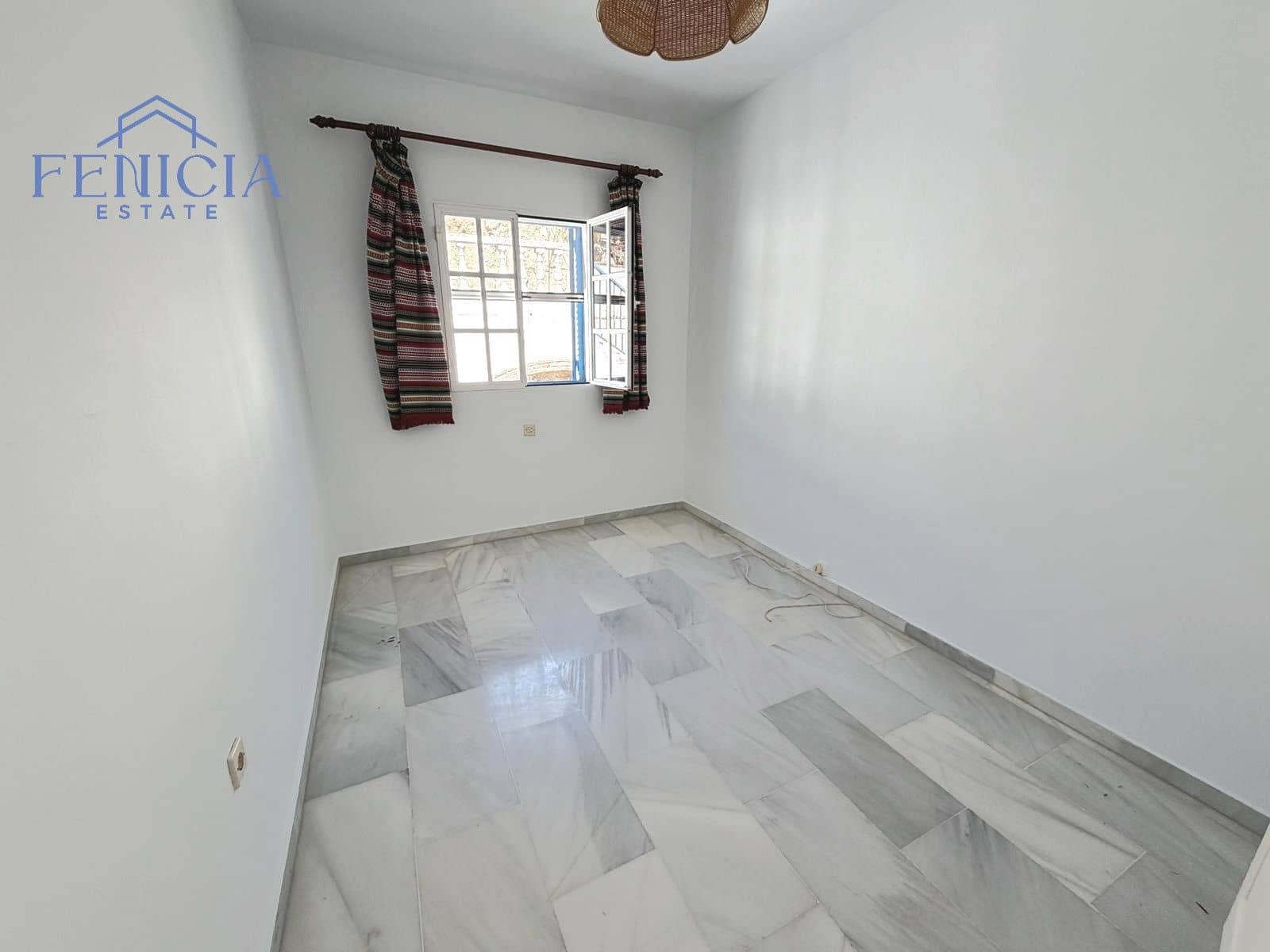 3 bedroom Villa for sale in La Herradura with pool garage - € 590,000 (Ref: 9869844)