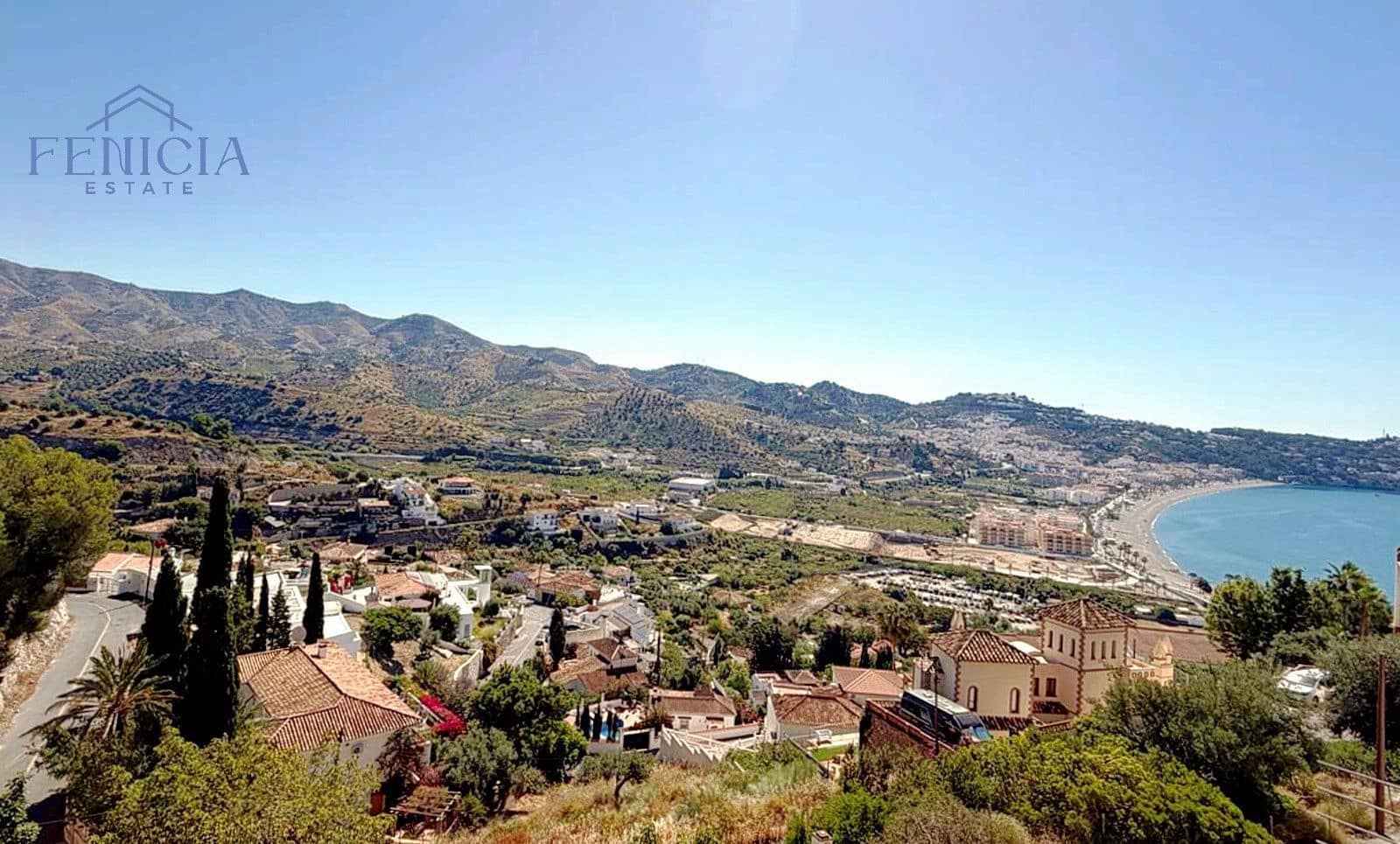 3 bedroom Villa for sale in La Herradura with pool garage - € 590,000 (Ref: 9869844)