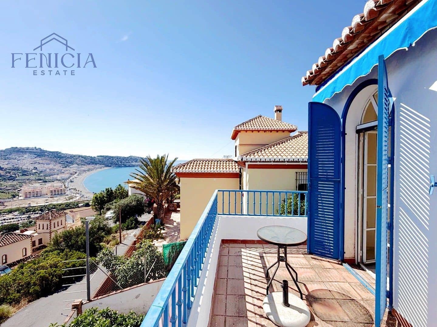 3 bedroom Villa for sale in La Herradura with pool garage - € 590,000 (Ref: 9869844)
