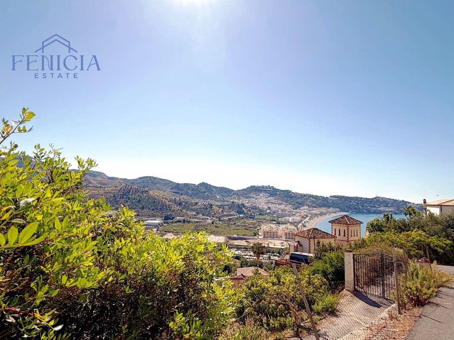 3 bedroom Villa for sale in La Herradura with pool garage - € 590,000 (Ref: 9869844)