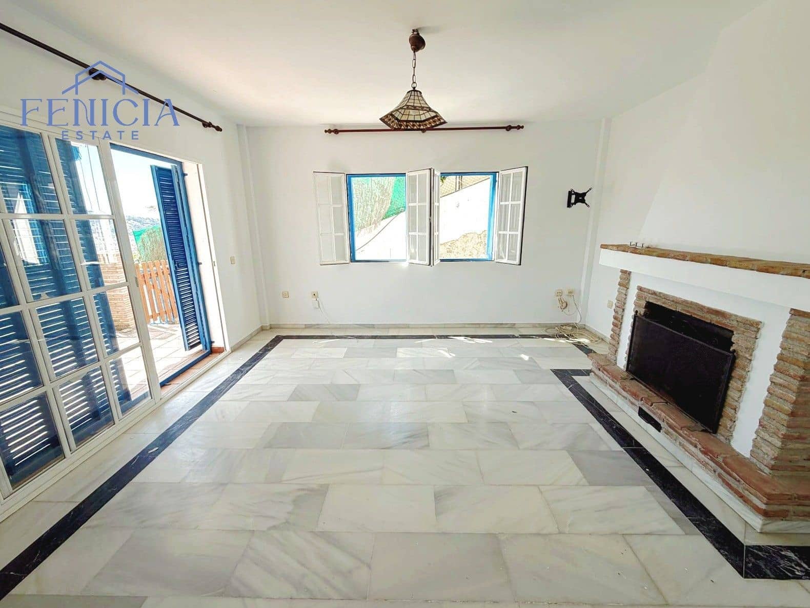 3 bedroom Villa for sale in La Herradura with pool garage - € 590,000 (Ref: 9869844)
