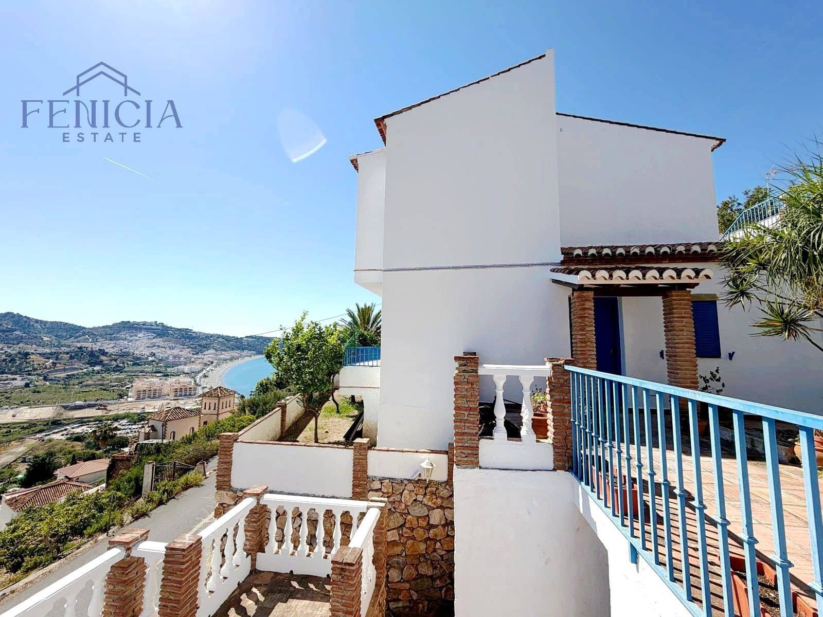 3 bedroom Villa for sale in La Herradura with pool garage - € 590,000 (Ref: 9869844)