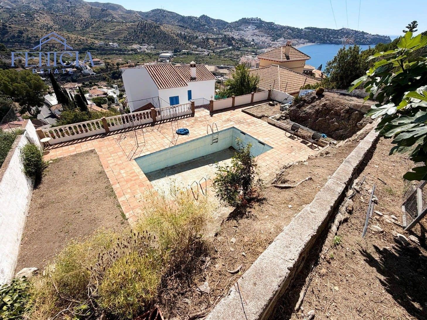 3 bedroom Villa for sale in La Herradura with pool garage - € 590,000 (Ref: 9869844)