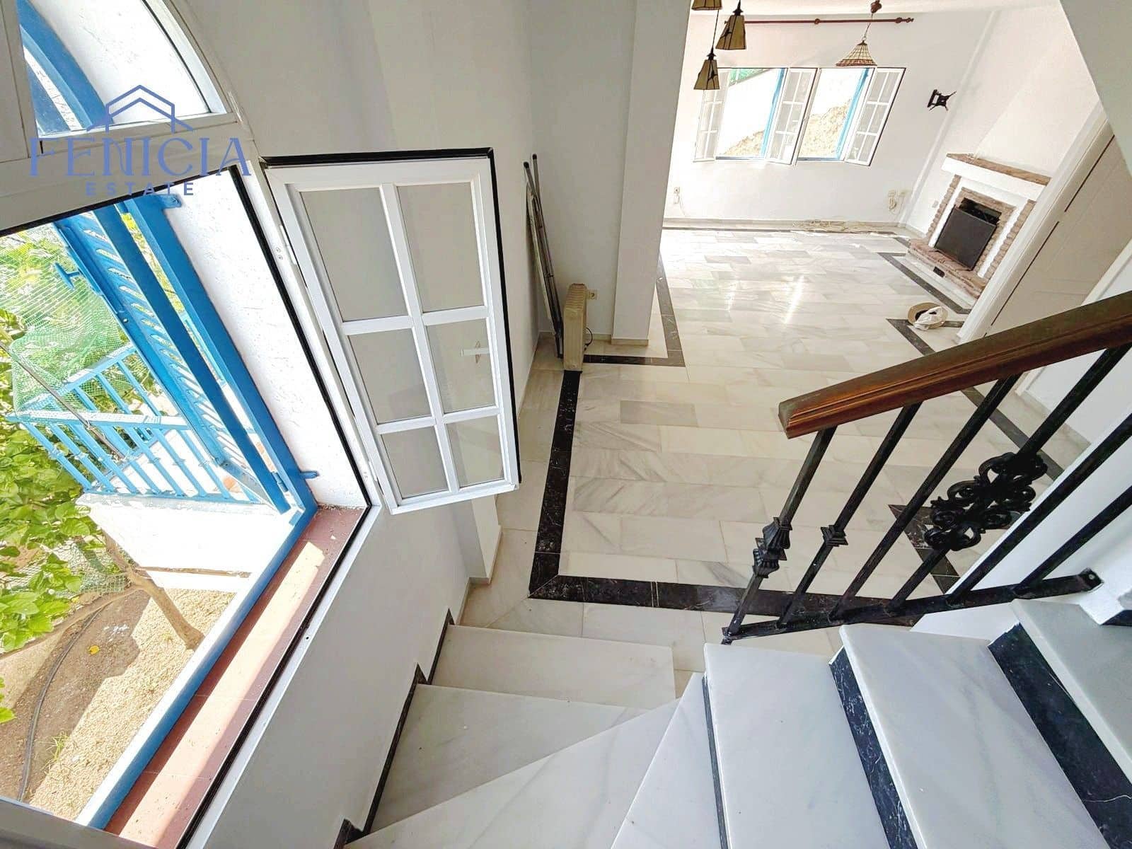 3 bedroom Villa for sale in La Herradura with pool garage - € 590,000 (Ref: 9869844)