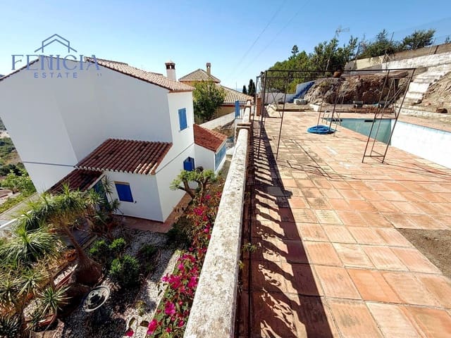 3 bedroom Villa for sale in La Herradura, Almuñécar with pool garage - € 590,000 (Ref: 9869844)