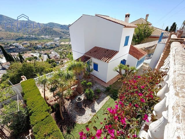 3 bedroom Villa for sale in La Herradura, Almuñécar with pool garage - € 590,000 (Ref: 9869844)
