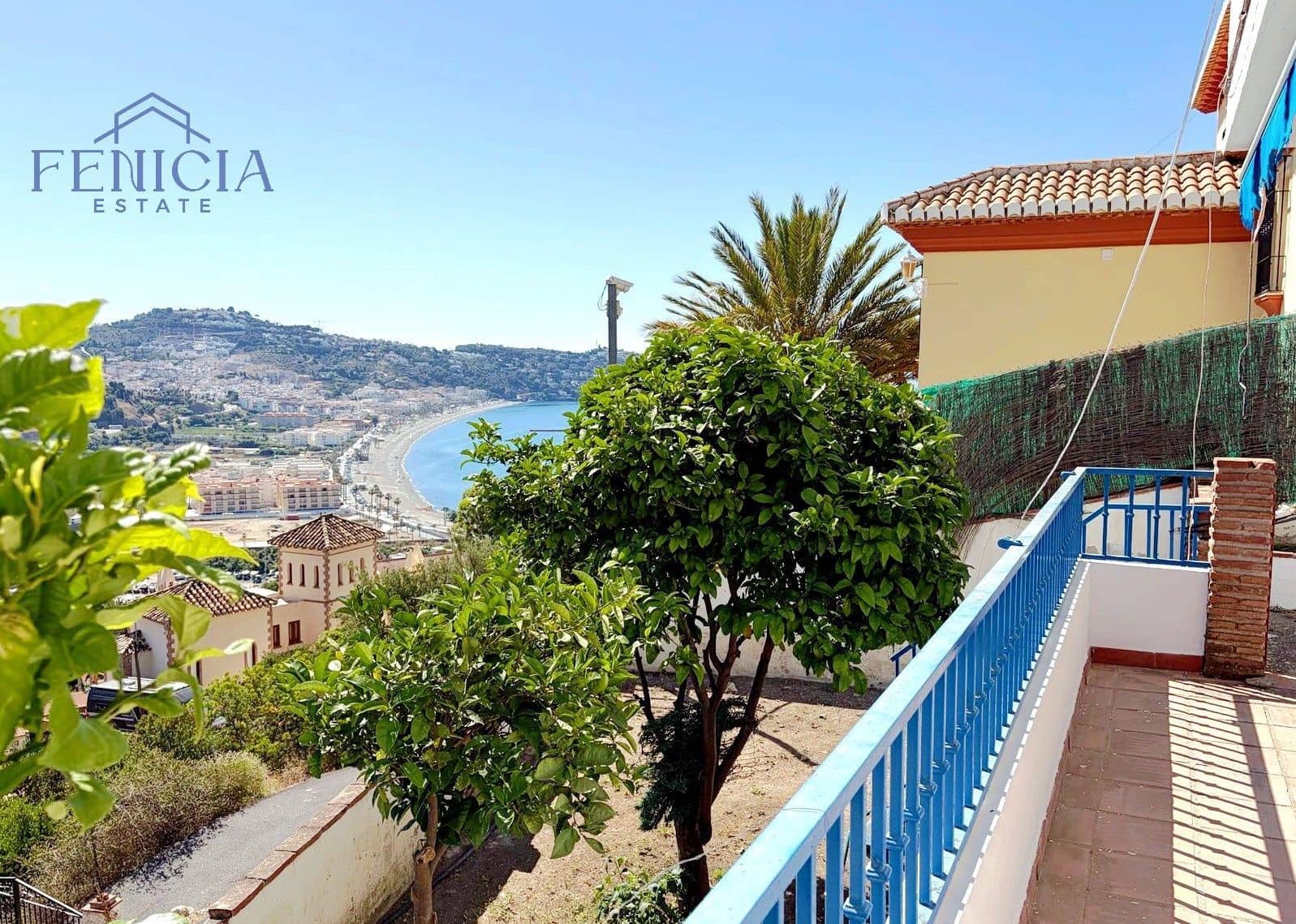 3 bedroom Villa for sale in La Herradura with pool garage - € 590,000 (Ref: 9869844)
