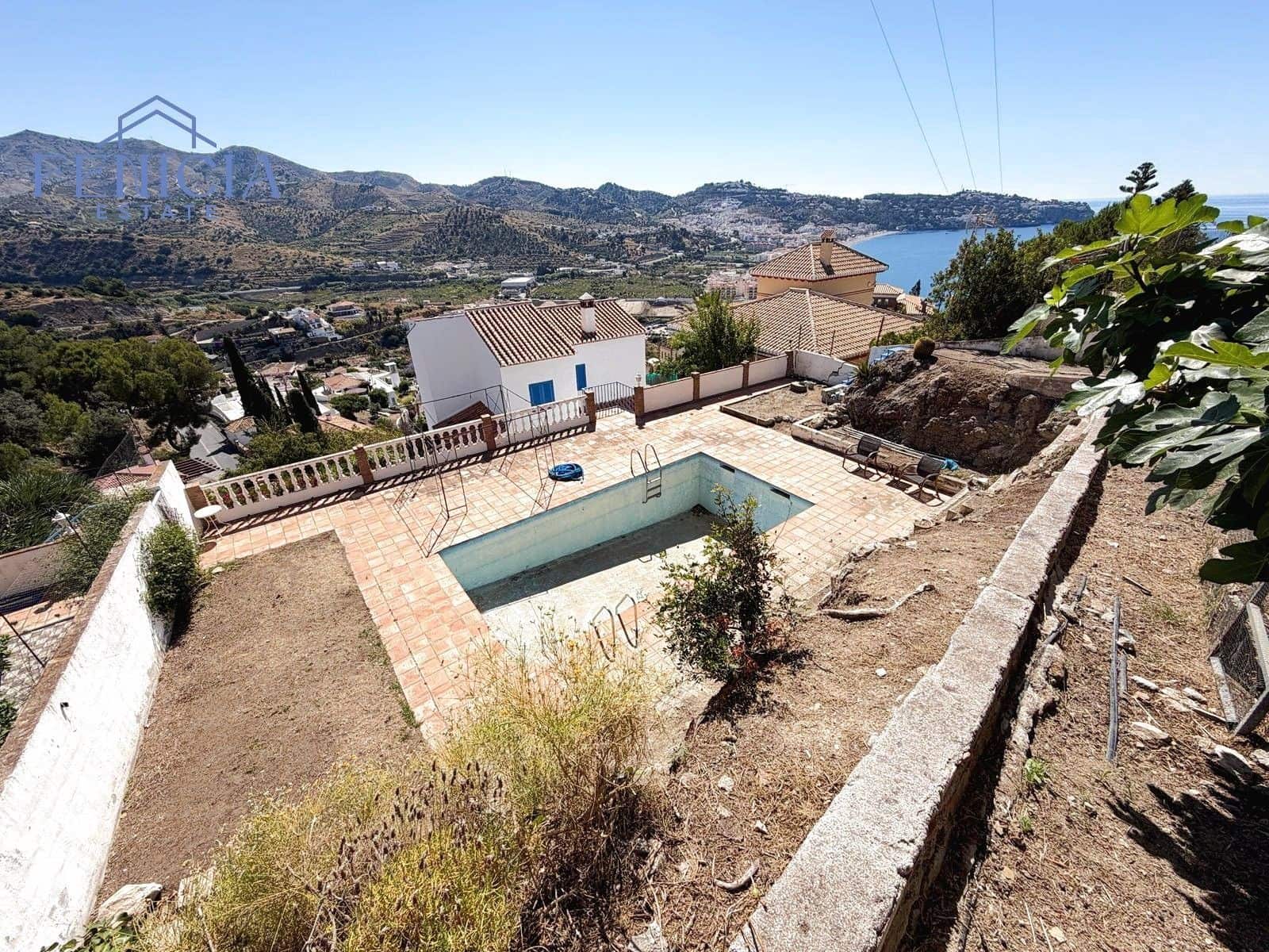 3 bedroom Villa for sale in La Herradura with pool garage - € 590,000 (Ref: 9869844)