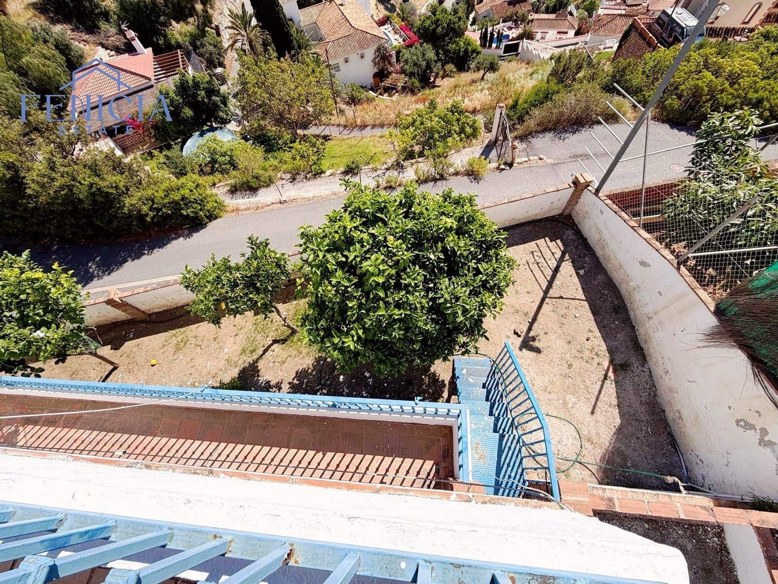 3 bedroom Villa for sale in La Herradura with pool garage - € 590,000 (Ref: 9869844)