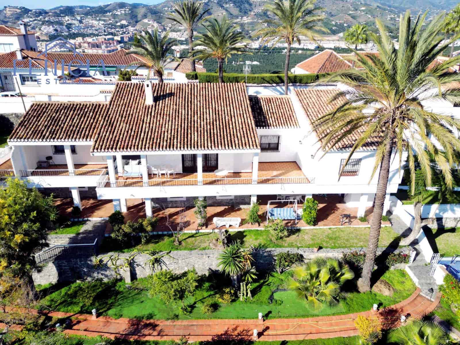 5 sovrum Villa till salu i Almunecar med pool garage - 1 780 000 € (Ref: 9945127)