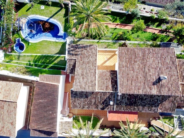 5 soverom Villa til salgs i Almuñécar med svømmebasseng garasje - € 1 780 000 (Ref: 9945127)