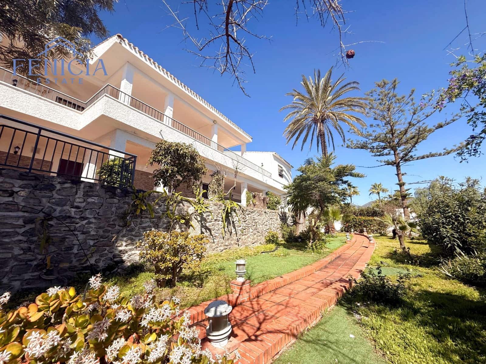 5 sovrum Villa till salu i Almunecar med pool garage - 1 780 000 € (Ref: 9945127)
