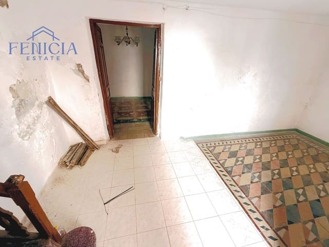 Casa de 5 habitaciones en Jete en venta - 105.000 € (Ref: 9976812)