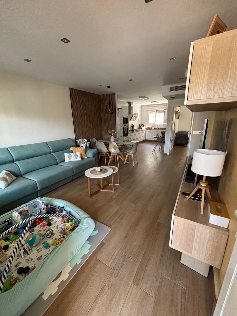 4 bedroom Apartment for sale in Puerto de Mazarron - € 253,000 (Ref: 9104595)