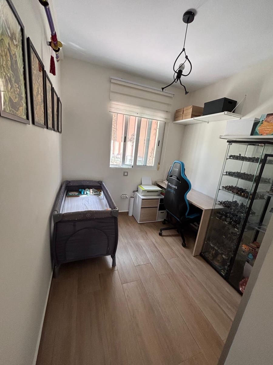 4 bedroom Apartment for sale in Puerto de Mazarron - € 253,000 (Ref: 9104595)