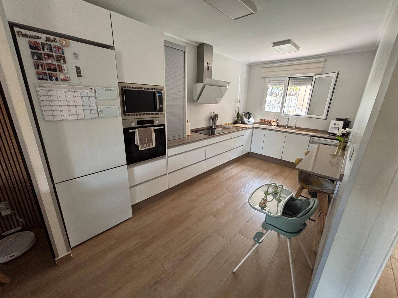 4 bedroom Apartment for sale in Puerto de Mazarron - € 253,000 (Ref: 9104595)