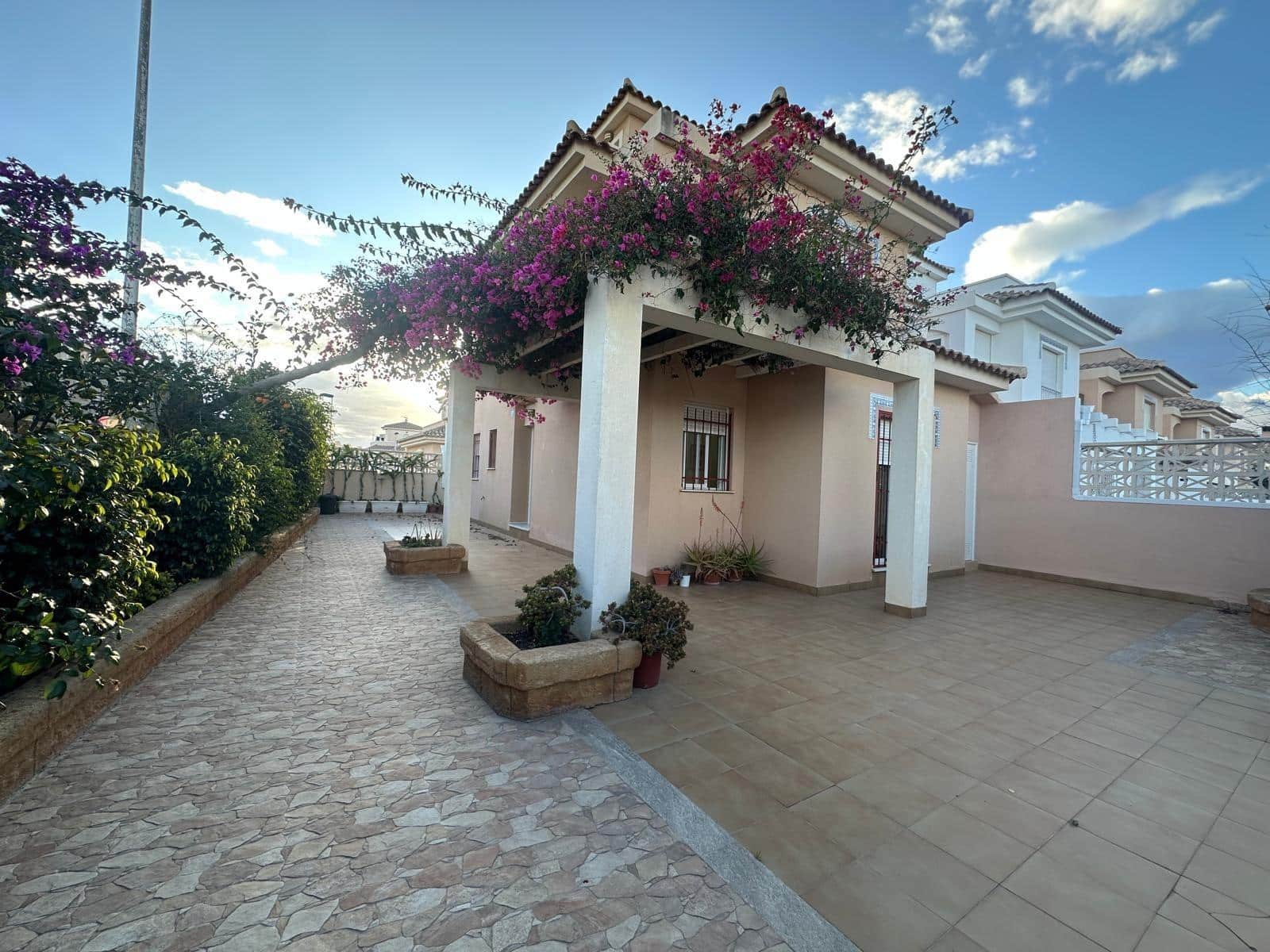 3 soverom Leilighet til leie i Puerto de Mazarron - € 900 (Ref: 9200439)