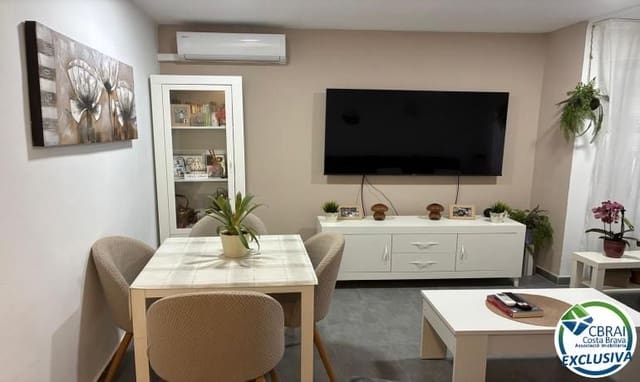 Apartamento de 3 habitaciones en Roses en venta - 189.000 € (Ref: 10000199)