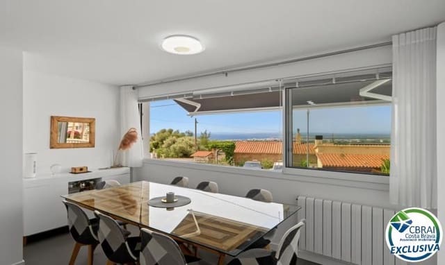 Chalet de 3 habitaciones en El Mas Fumats, Roses en venta con piscina - 489.000 € (Ref: 10000200)