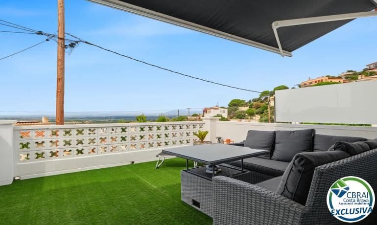 3 bedroom Villa for sale in El Mas Fumats with pool - € 489,000 (Ref: 10000200)