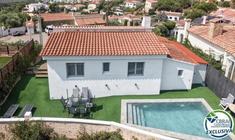 3 bedroom Villa for sale in El Mas Fumats with pool - € 489,000 (Ref: 10000200)