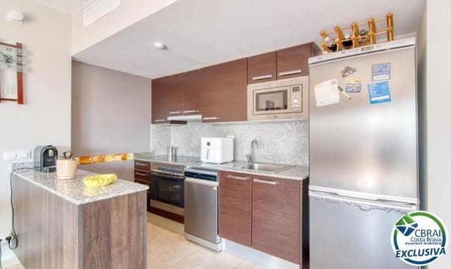 Apartamento de 2 habitaciones en Santa Margarida, Roses en venta con piscina - 259.000 € (Ref: 10032194)