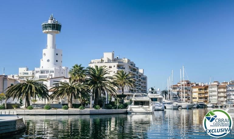 Apartamento para venda em Empuriabrava - 135 000 € (Ref: 10032196)
