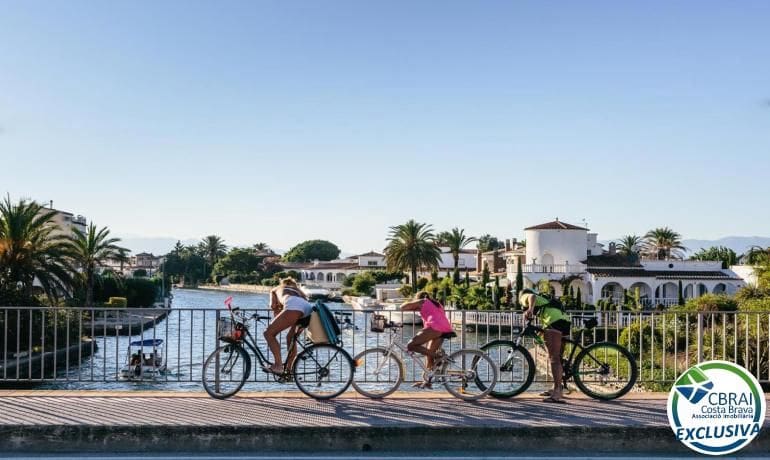 Apartamento para venda em Empuriabrava - 135 000 € (Ref: 10032196)