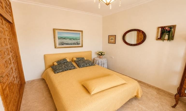 2 slaapkamer Villa te koop in Roses met garage - € 545.000 (Ref: 10032197)