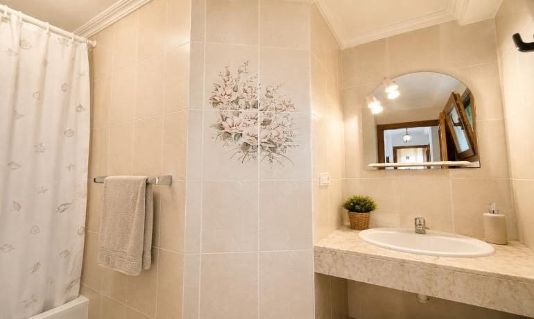 2 slaapkamer Villa te koop in Roses met garage - € 545.000 (Ref: 10032197)