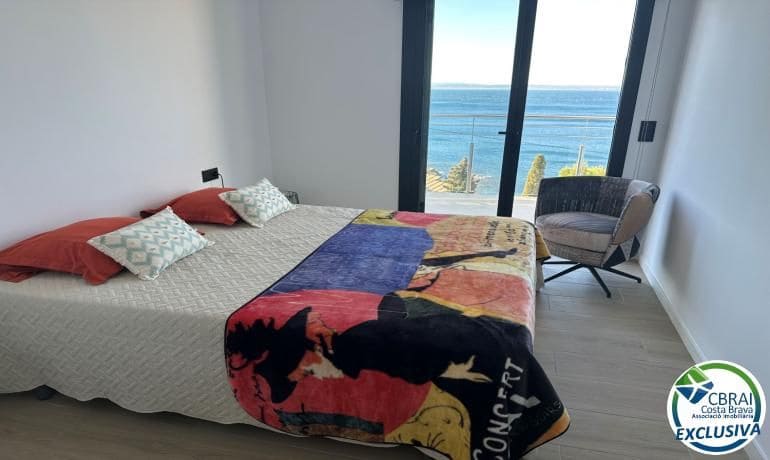 3 slaapkamer Villa te koop in Roses met zwembad garage - € 1.499.000 (Ref: 10055472)