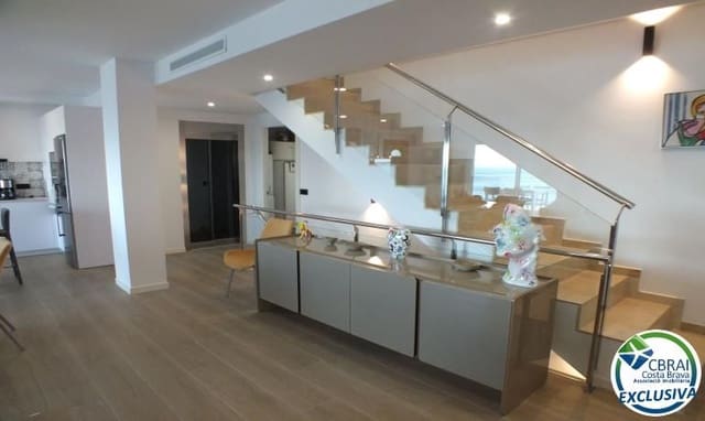 3 slaapkamer Villa te koop in Roses met zwembad garage - € 1.499.000 (Ref: 10055472)