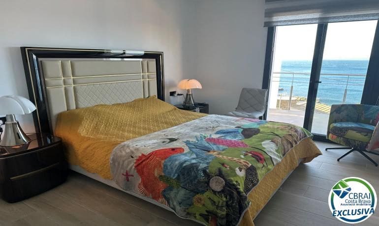 3 slaapkamer Villa te koop in Roses met zwembad garage - € 1.499.000 (Ref: 10055472)
