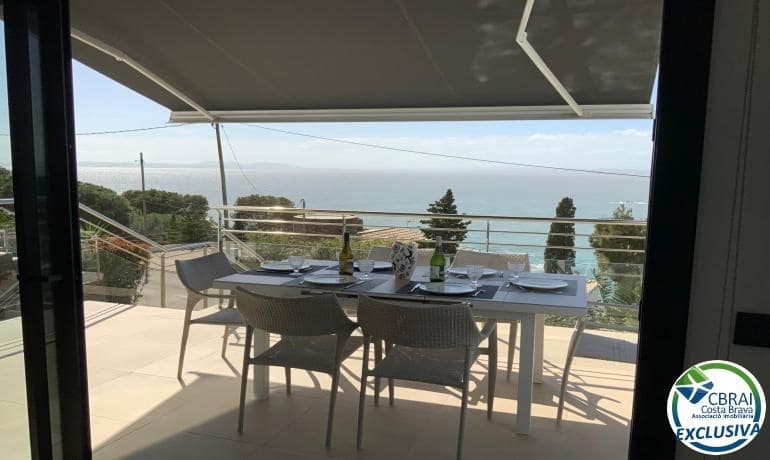 3 slaapkamer Villa te koop in Roses met zwembad garage - € 1.499.000 (Ref: 10055472)