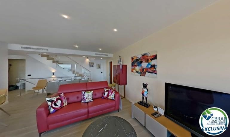 3 slaapkamer Villa te koop in Roses met zwembad garage - € 1.499.000 (Ref: 10055472)