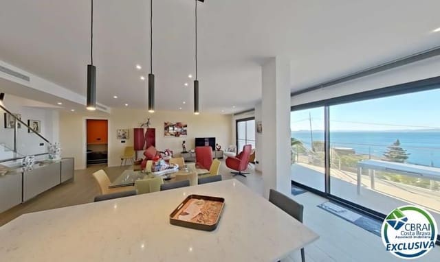 3 slaapkamer Villa te koop in Roses met zwembad garage - € 1.499.000 (Ref: 10055472)