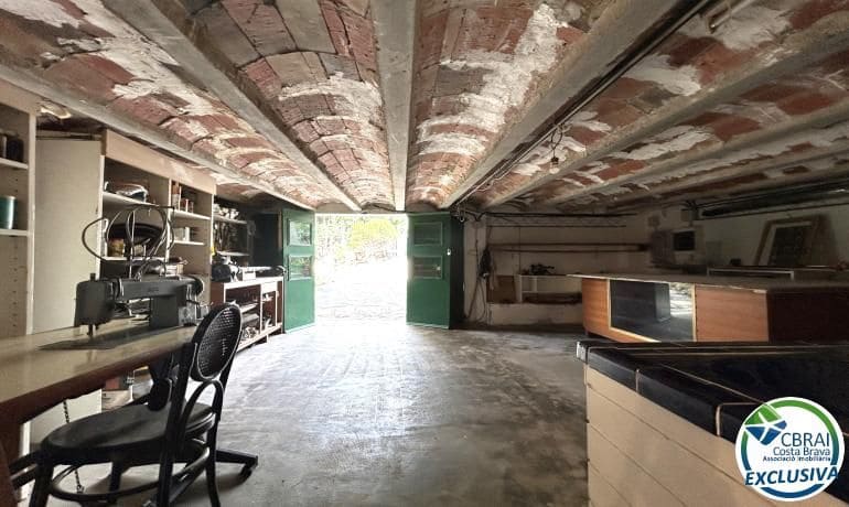 Chalet de 6 habitaciones en Llançà en venta con garaje - 690.000 € (Ref: 10055473)