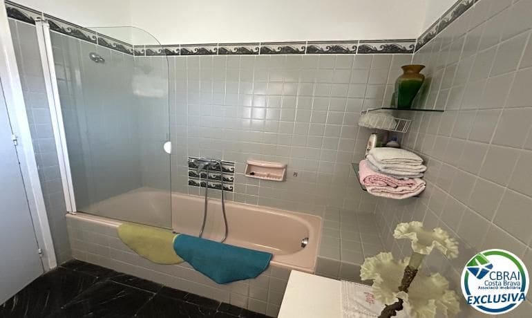 Chalet de 6 habitaciones en Llançà en venta con garaje - 690.000 € (Ref: 10055473)