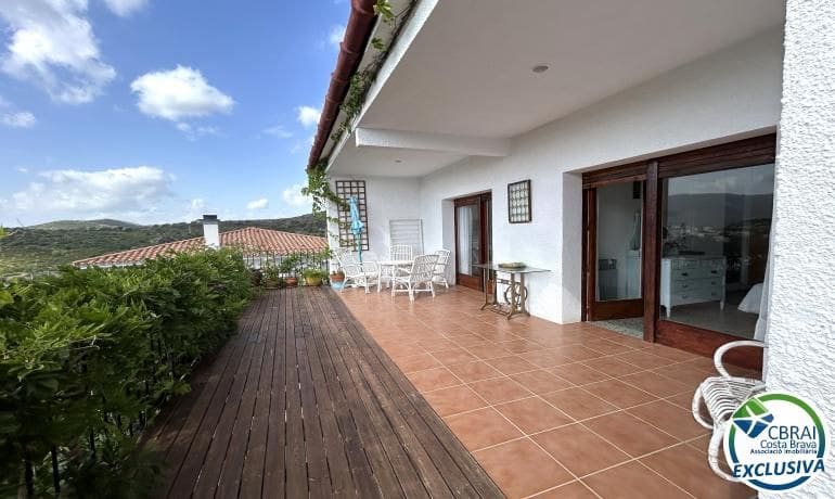 Chalet de 6 habitaciones en Llançà en venta con garaje - 690.000 € (Ref: 10055473)