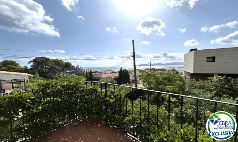 Chalet de 6 habitaciones en Llançà en venta con garaje - 690.000 € (Ref: 10055473)